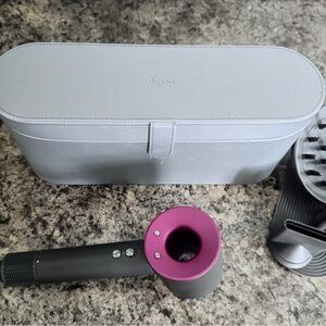 Dyson Supersonic Hair Dryer in Fuchsia and Gray